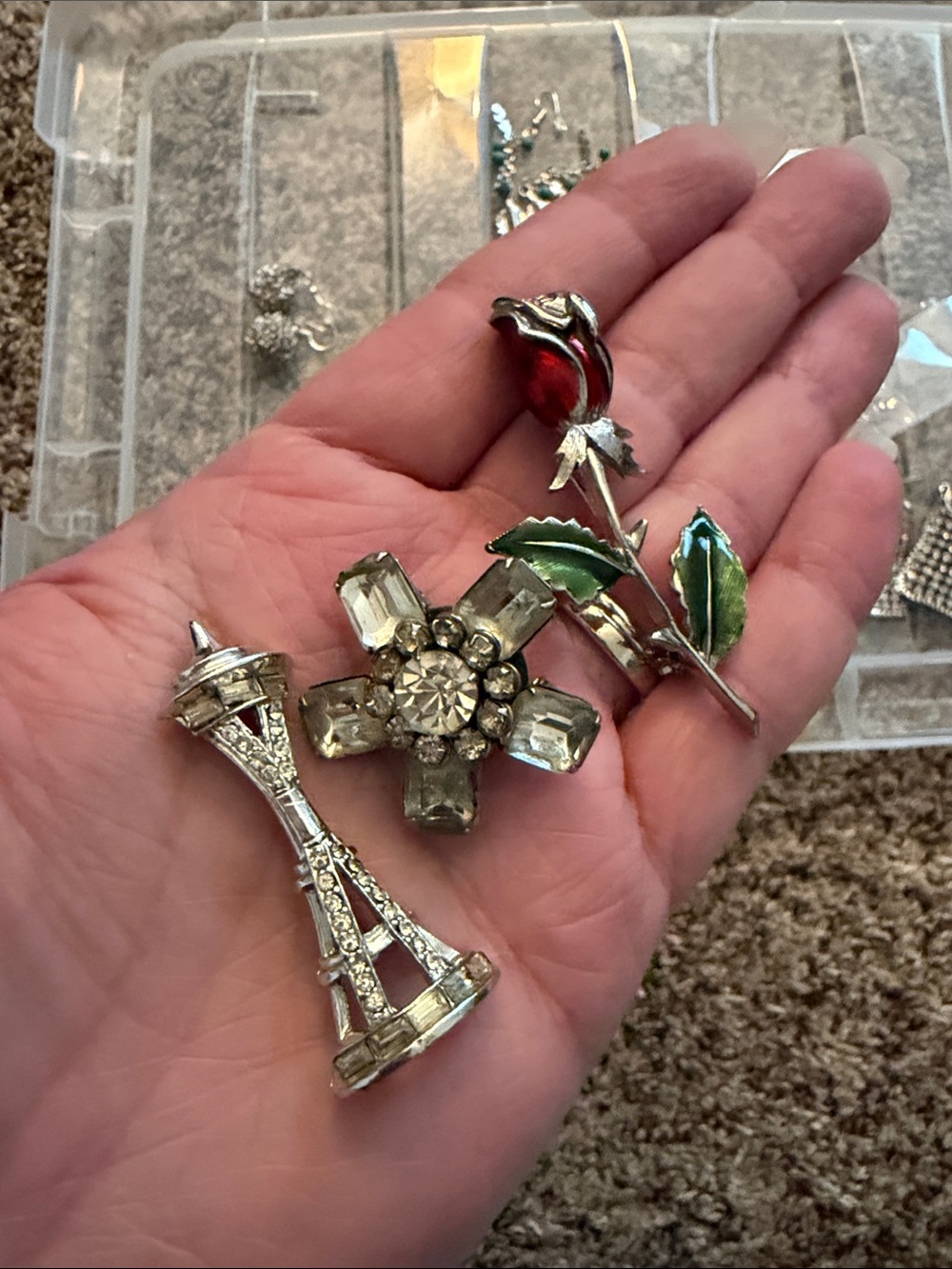 Lot of Vintage to Modern Jewelry lot - Picture 8 of 12